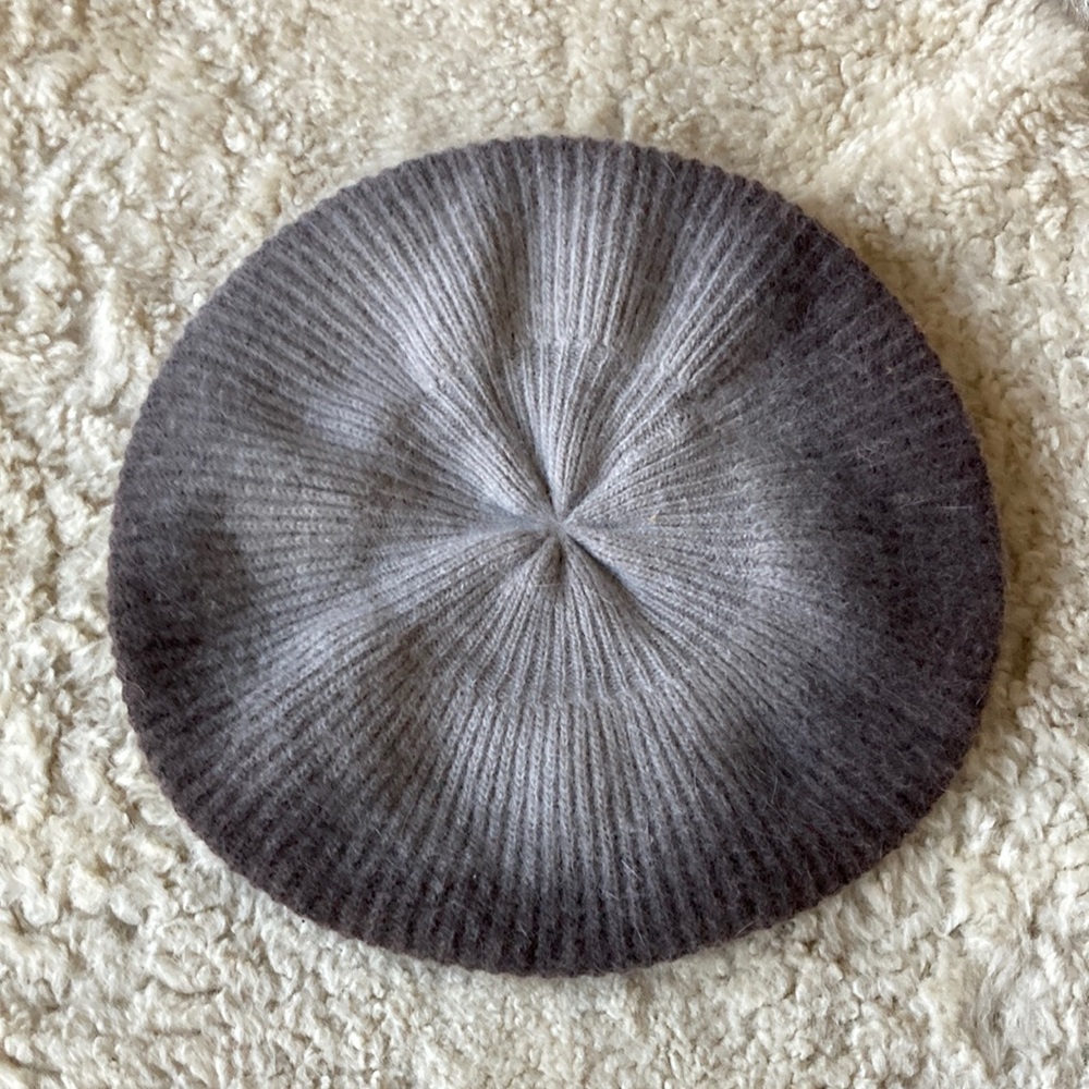 Guy Laroche Studio wool/angora blend beret. In excellent condition.